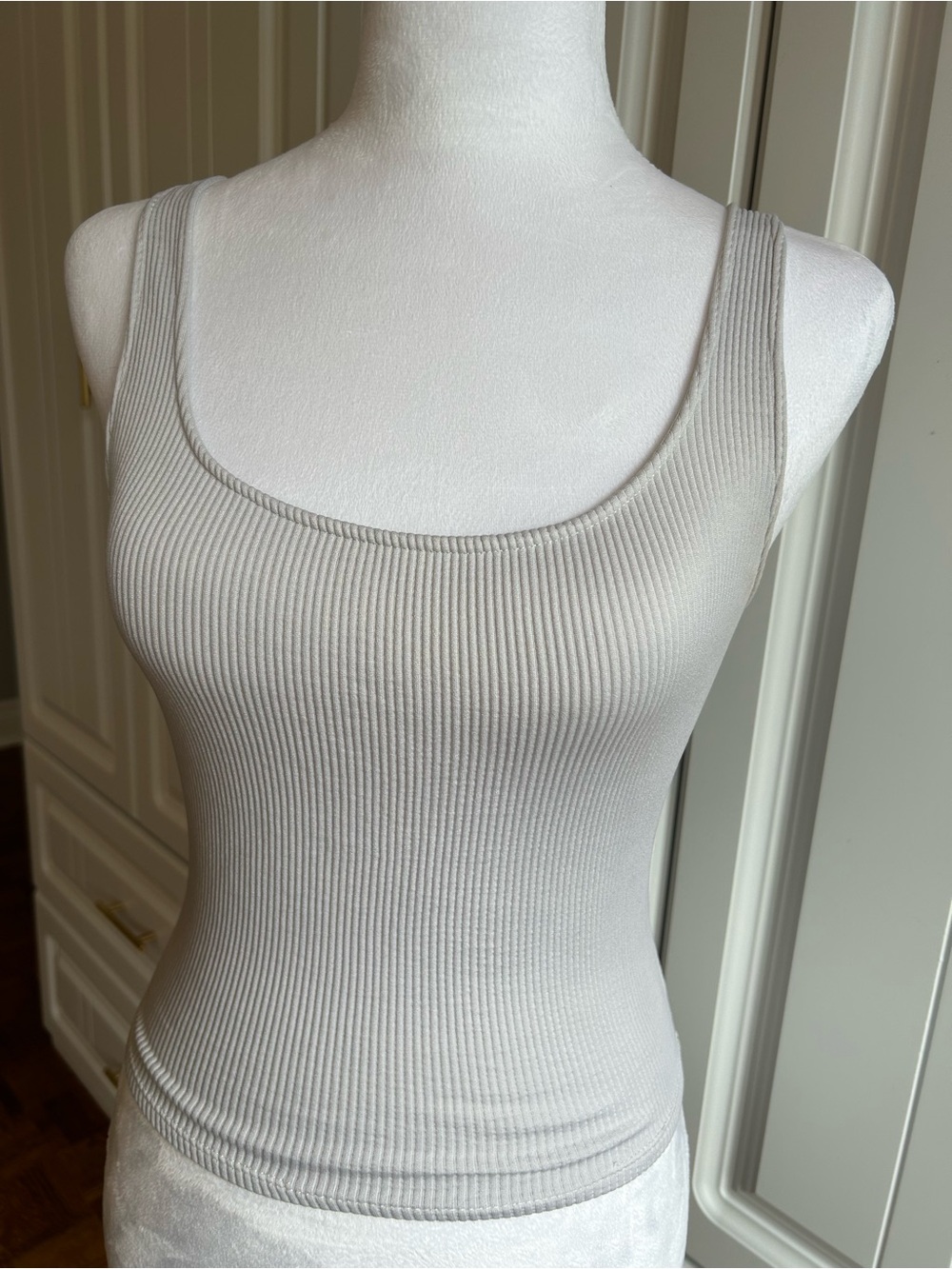 Dynamite Ribbed Scoop Tank in Light Gray